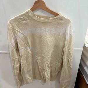 Chic Cream Women's Crew Neck Sweater